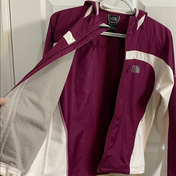 The North Face Flight Series Running Rain Jacket Windstopper Plum Womens Small - Picture 10 of 13